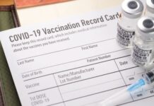 Fact-check: Is it legal for businesses to ask patrons their vaccination status?