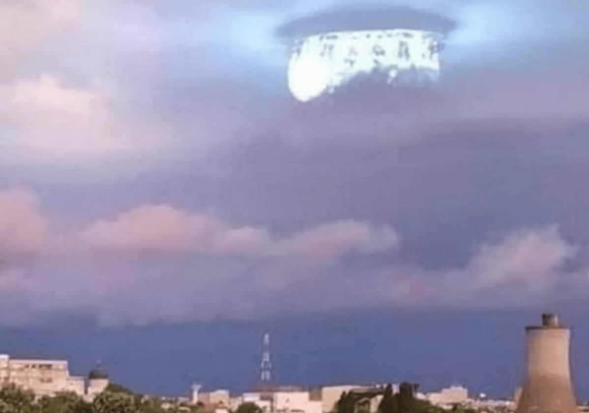 ‘City In The Sky’ Pentagon Whistleblower Shares UFO Mothership Image